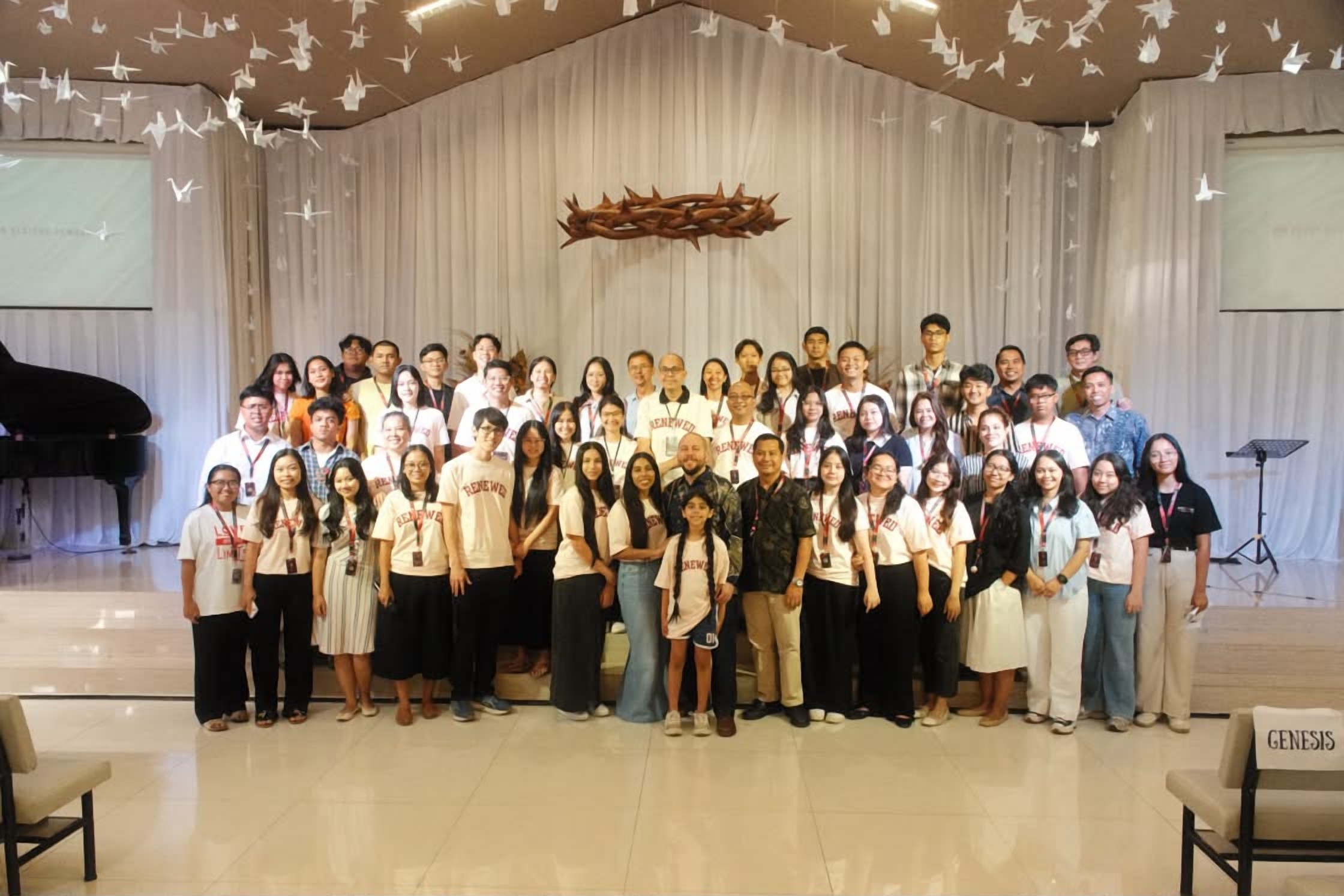 Seminar participants gathered on stage at the Indonesia conference media seminar