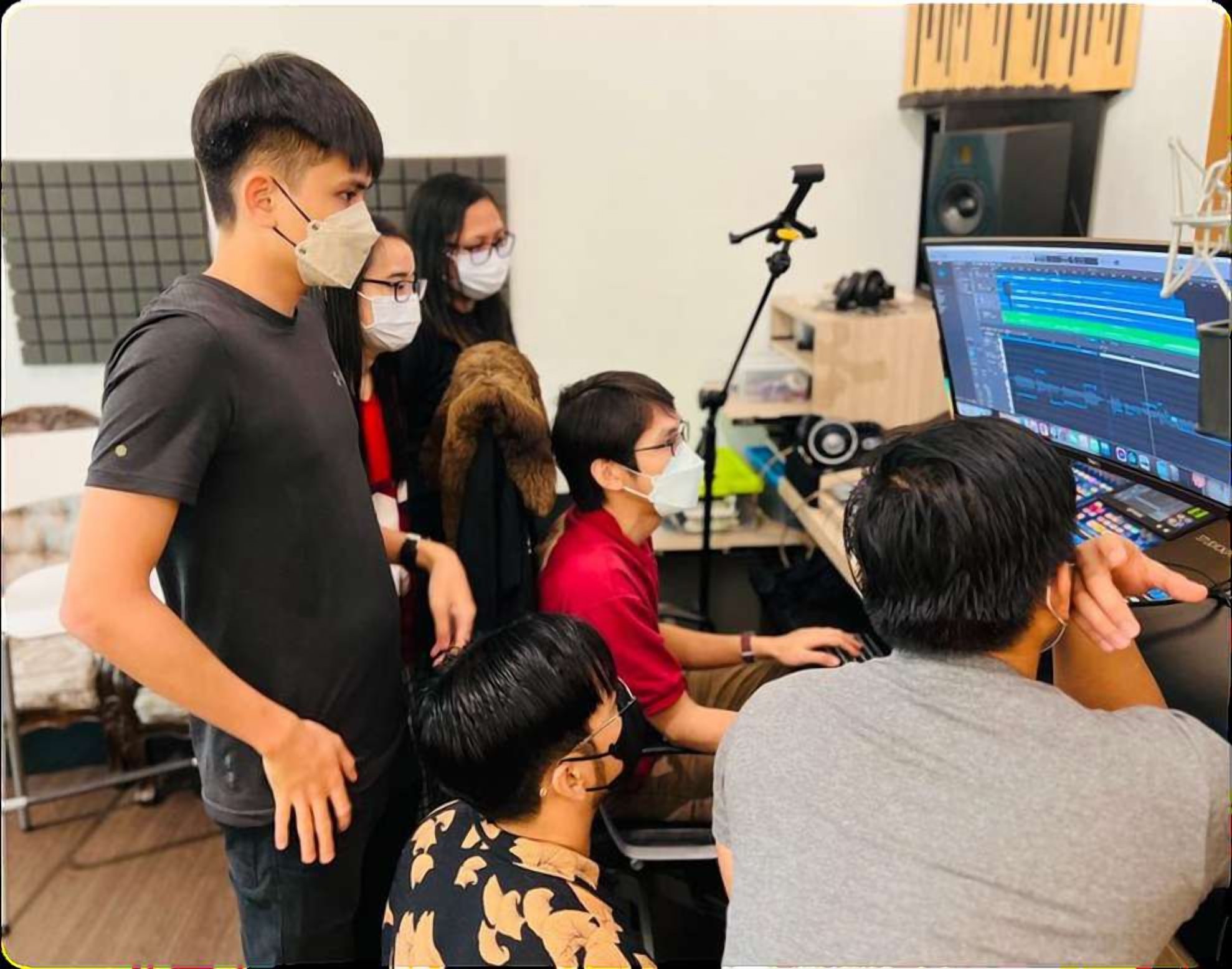 Learning audio production in the studio